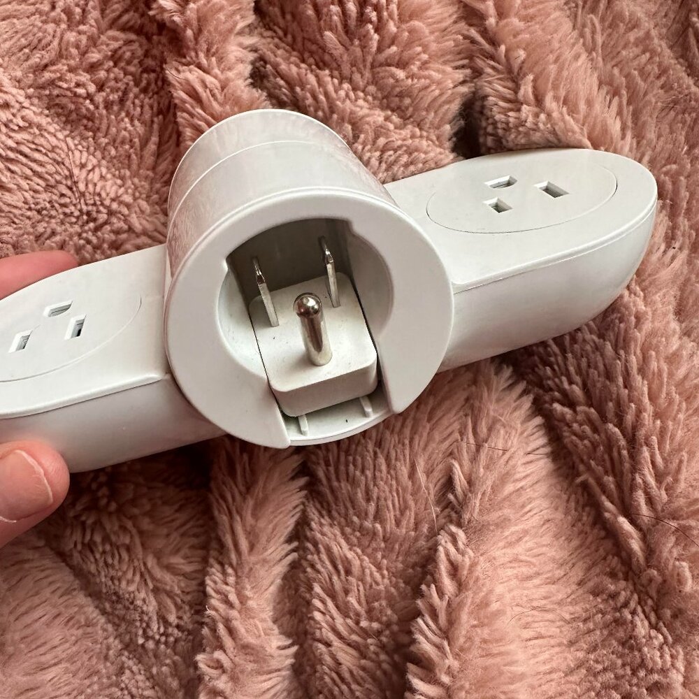 Quirky Pivot Power Mini
